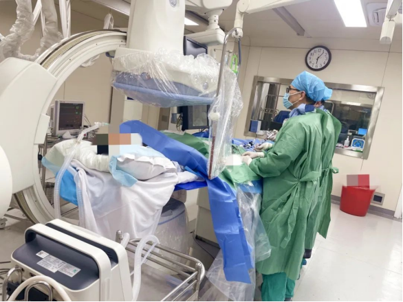生死竞速！市二院CCU成功抢救急性心肌梗死、急性左心衰患者！家属三面锦旗致谢986.png