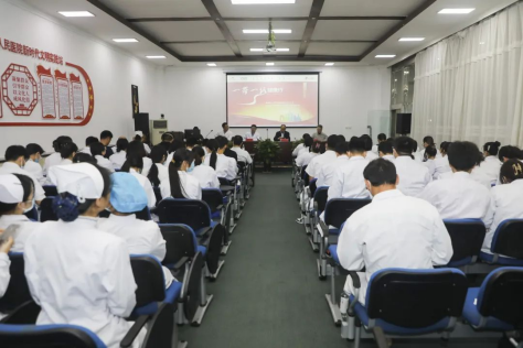 中国医学科学院血液病医院专家到我院开展查房会诊及学术讲座活动407.png